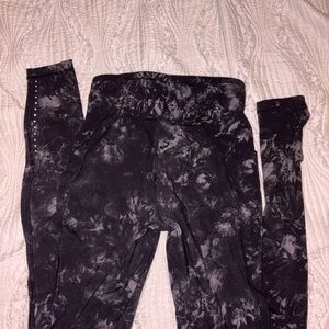 LULULEMON Black and Gray Tie-Dye Leggings